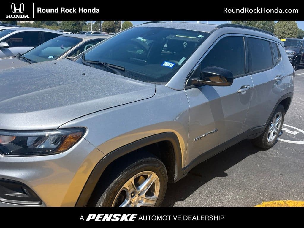 2023 Jeep Compass Latitude — photo 1 of 5
