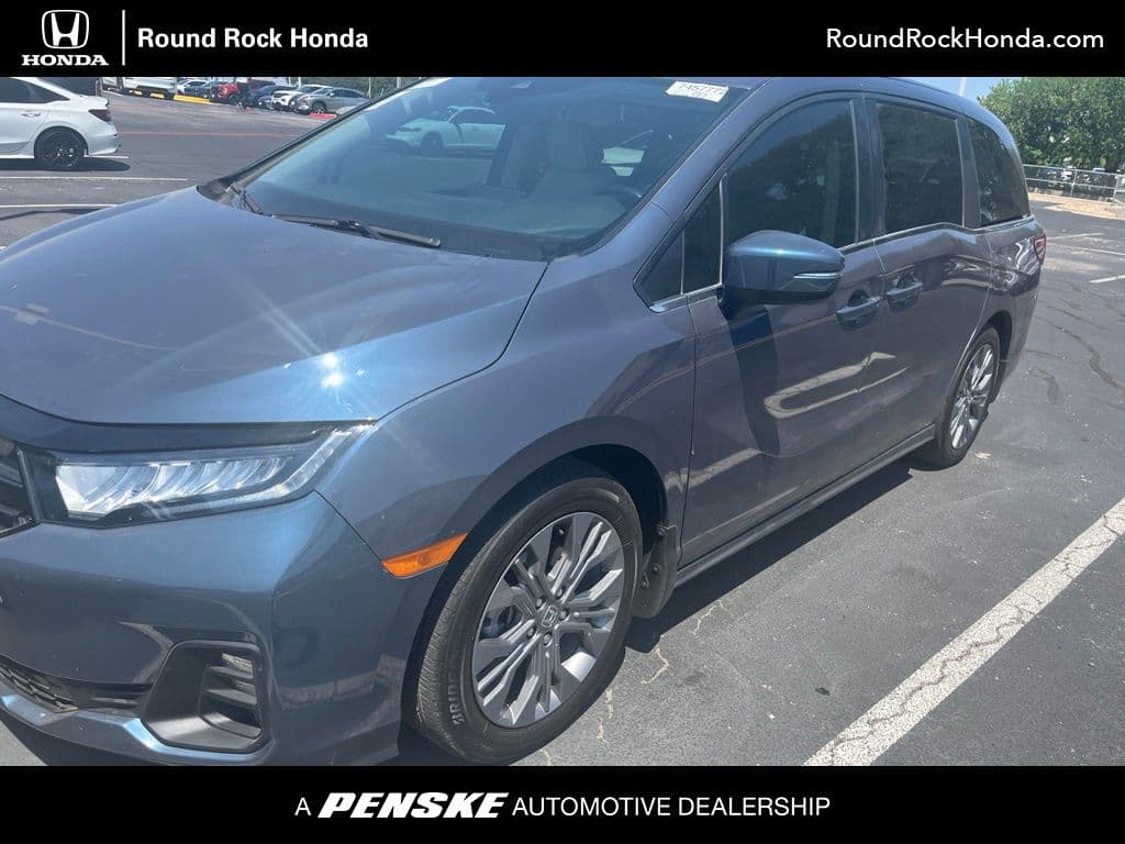 2025 Honda Odyssey Touring — photo 1 of 3