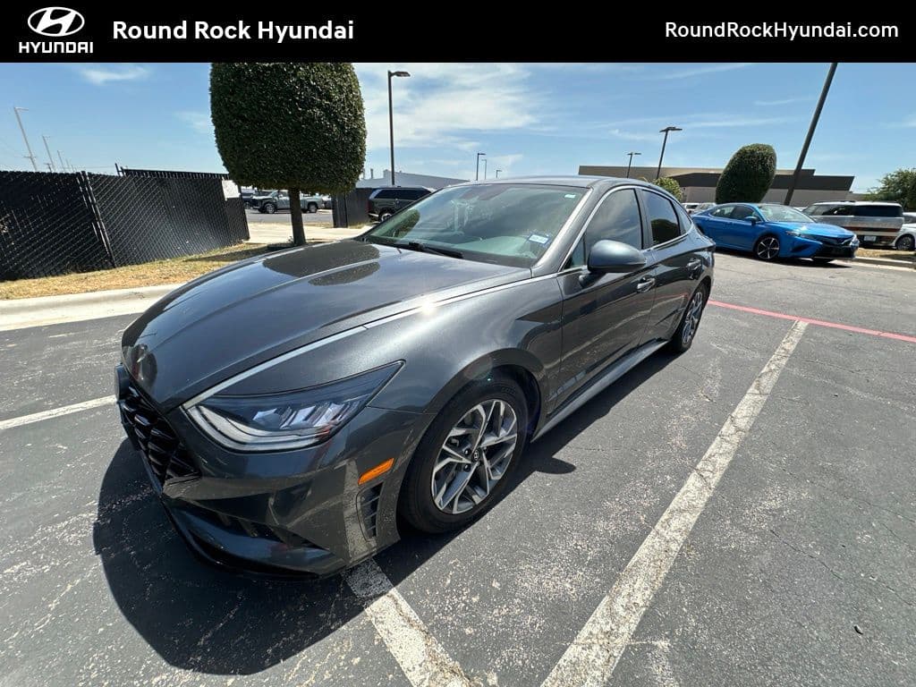 2022 Hyundai Sonata SEL — photo 1 of 10