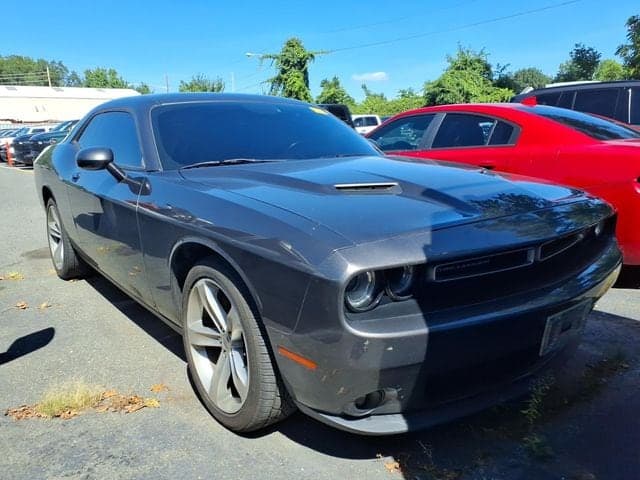 2018 Dodge Challenger R/T — photo 1 of 11