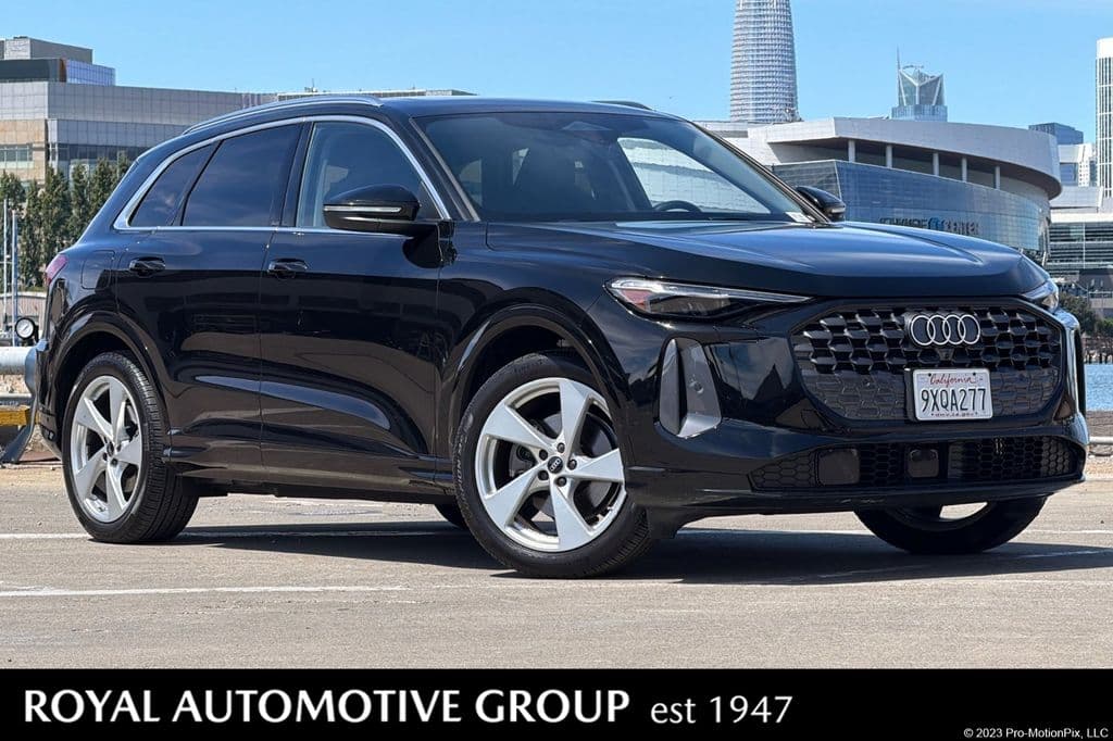 2025 Audi Q5 2.0T Prestige — photo 1 of 30
