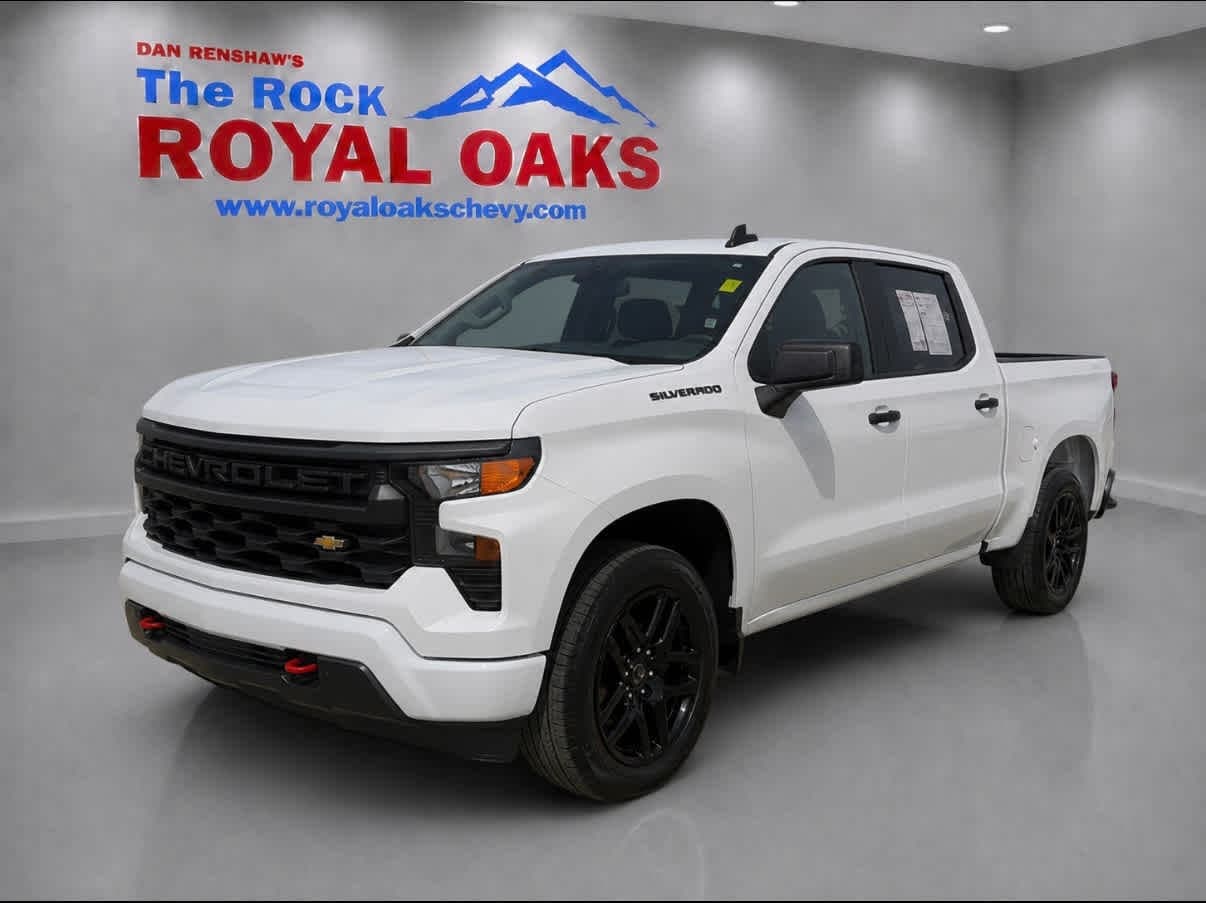 2023 Chevrolet Silverado 1500 Custom — photo 1 of 30