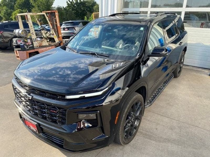 2024 Chevrolet Traverse AWD RS — photo 1 of 21