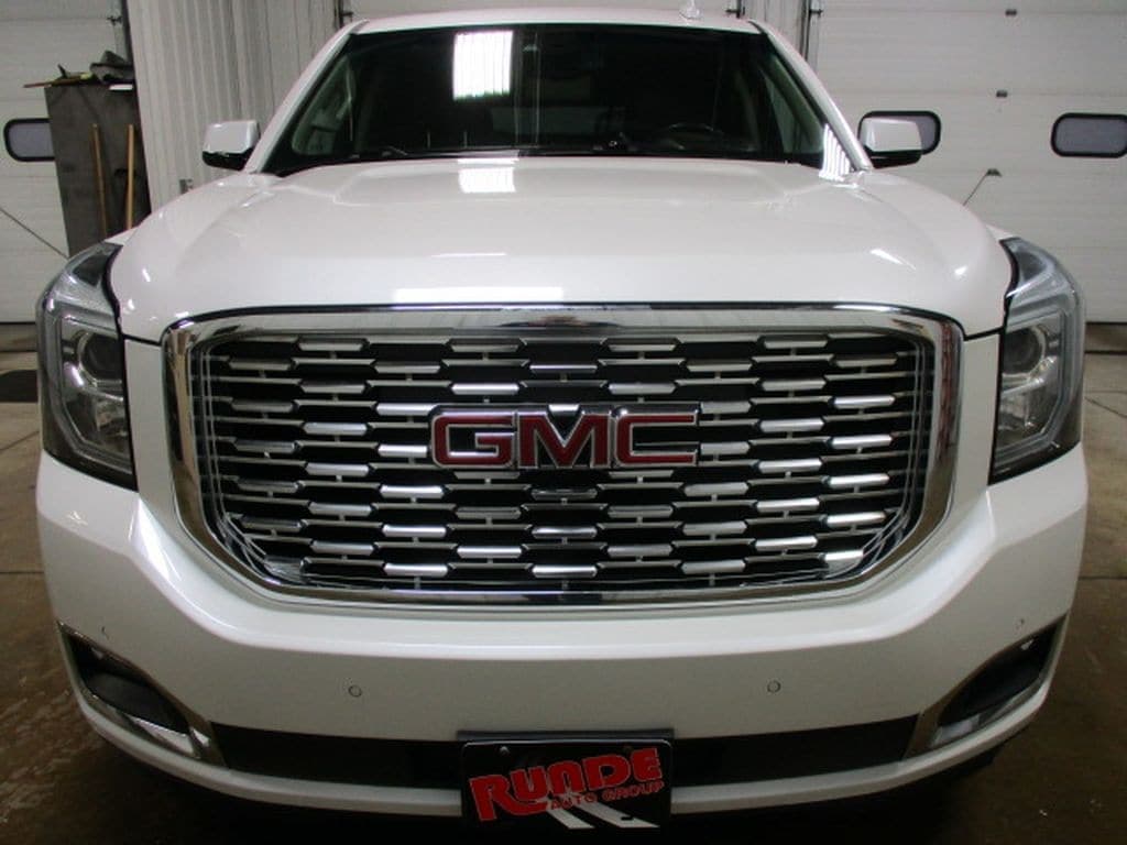 2018 GMC Yukon XL Denali — photo 1 of 5