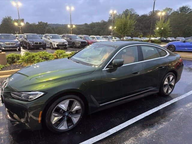 2024 BMW i4 eDrive35 — photo 1 of 3