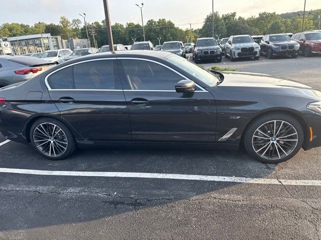 2022 BMW 5 Series 530e — photo 1 of 4