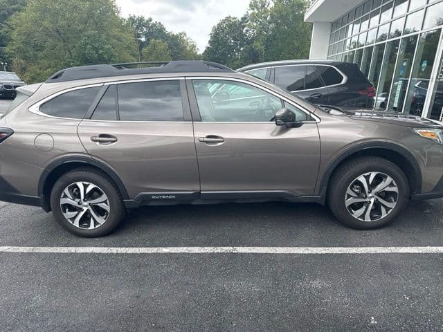 2021 Subaru Outback Limited — photo 1 of 4