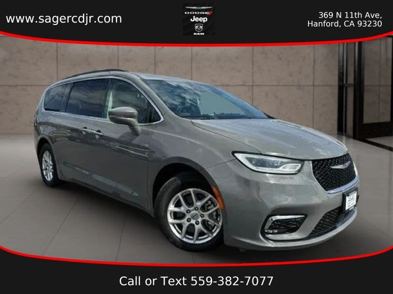 2022 Chrysler Pacifica Touring L — photo 1 of 25