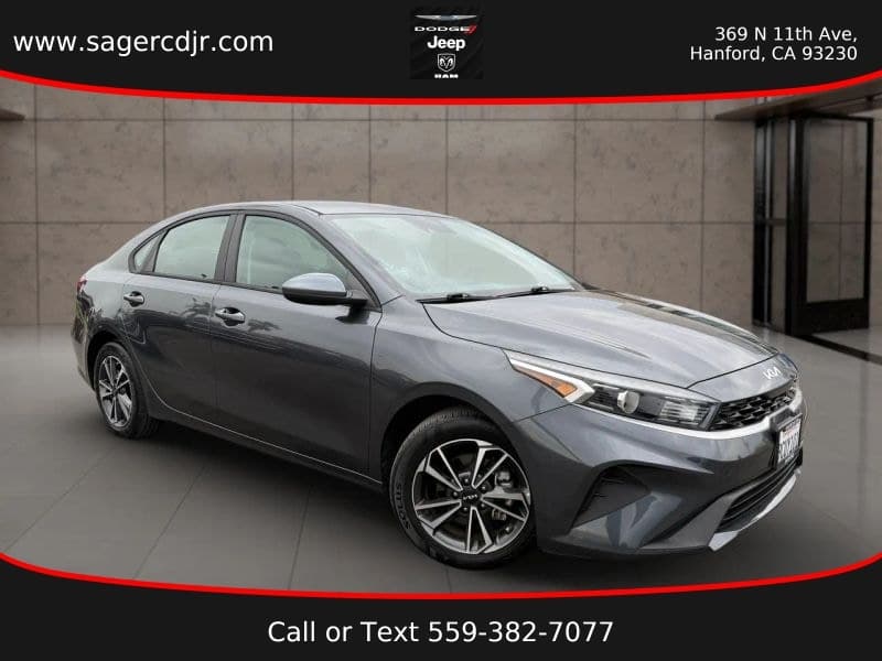 2023 Kia Forte Base — photo 1 of 27