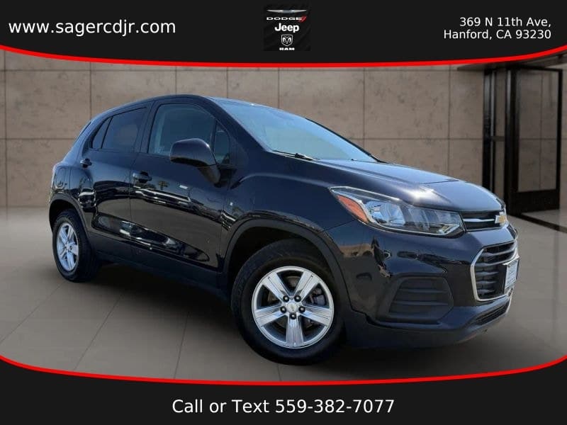 2022 Chevrolet Trax LS — photo 1 of 28