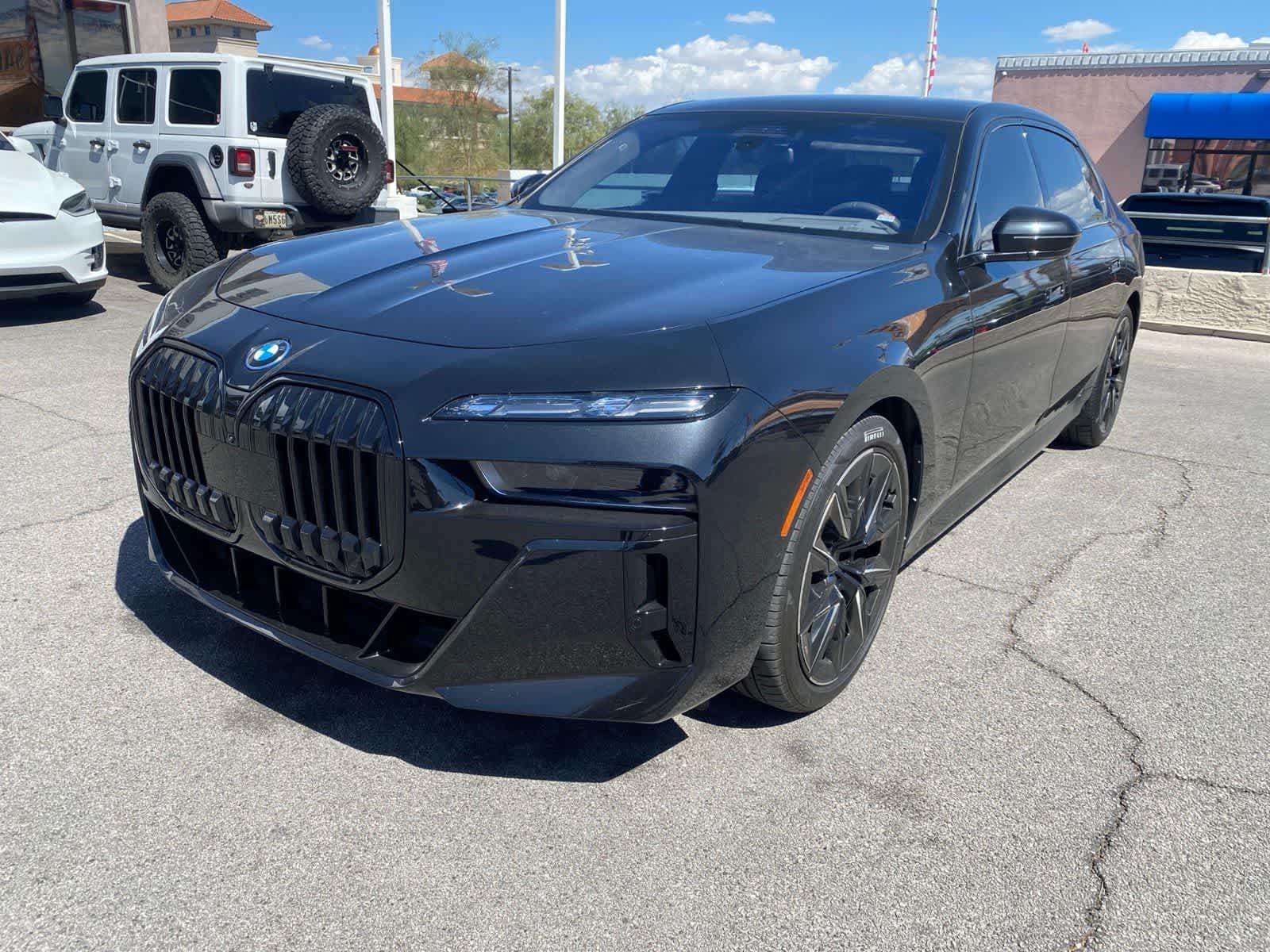 2023 BMW i7 xDrive60 — photo 1 of 18