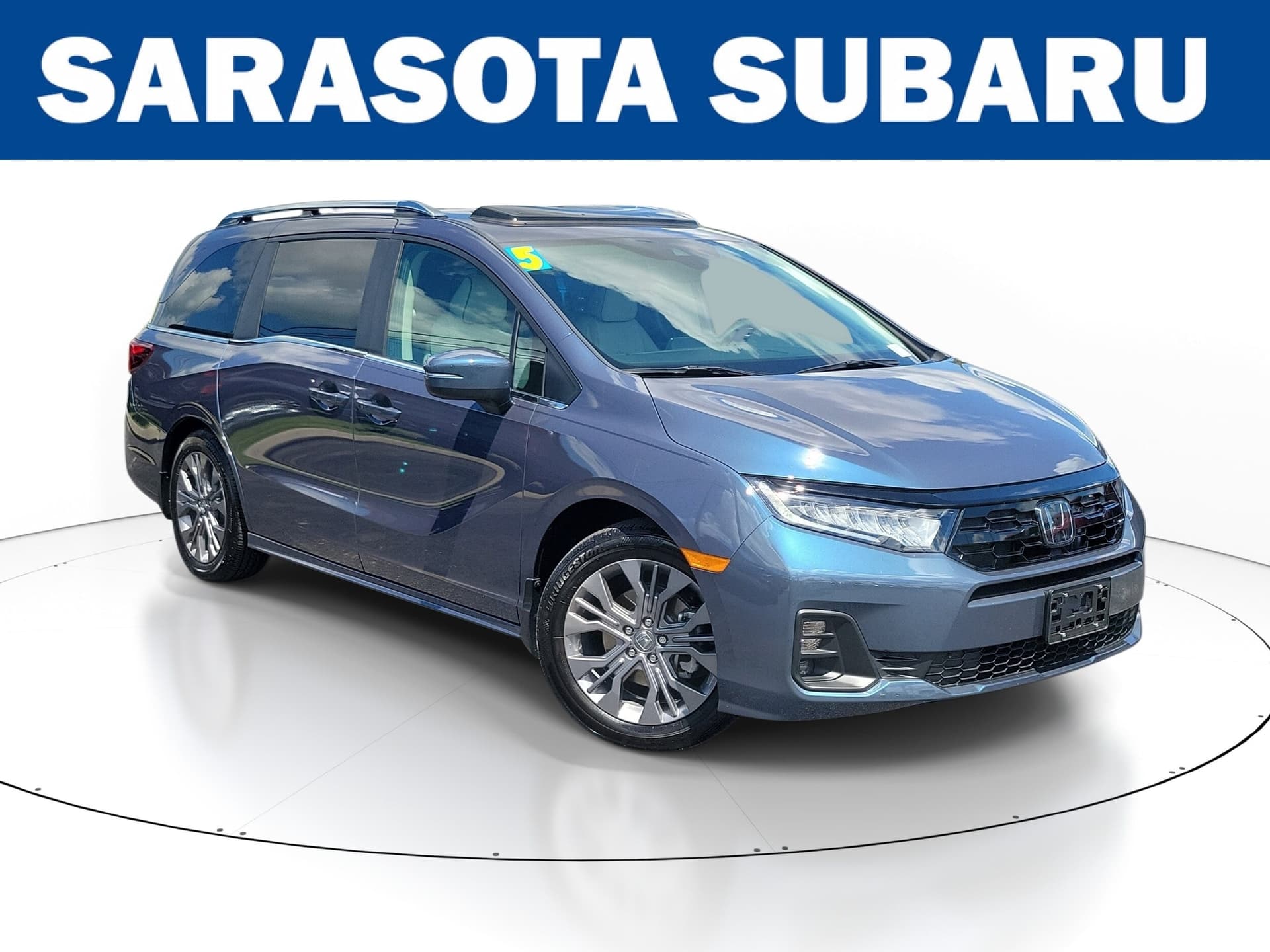 2025 Honda Odyssey Touring — photo 1 of 32
