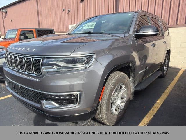2023 Jeep Wagoneer Base — photo 1 of 8