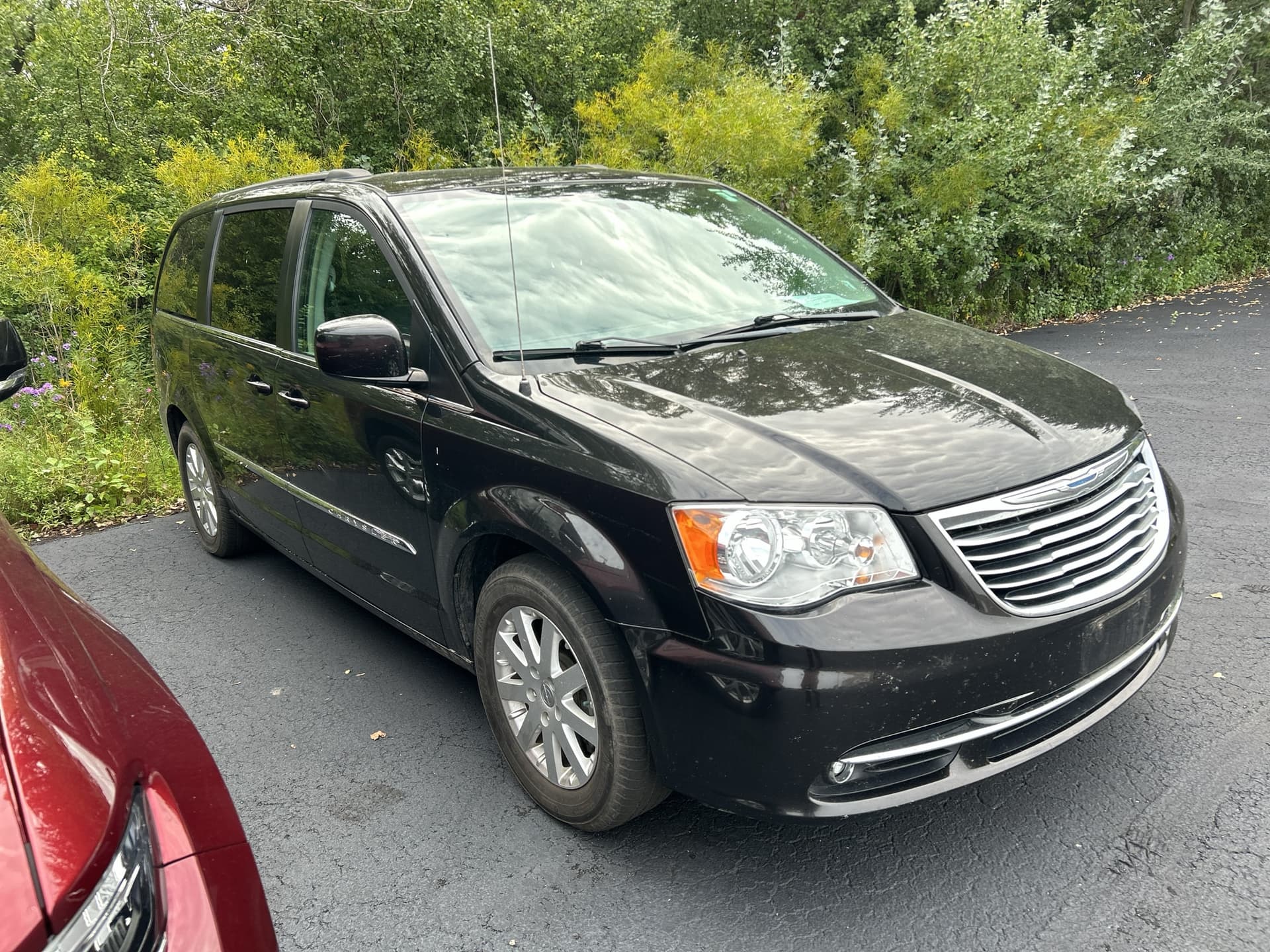 2015 Chrysler Town & Country Touring — photo 1 of 9