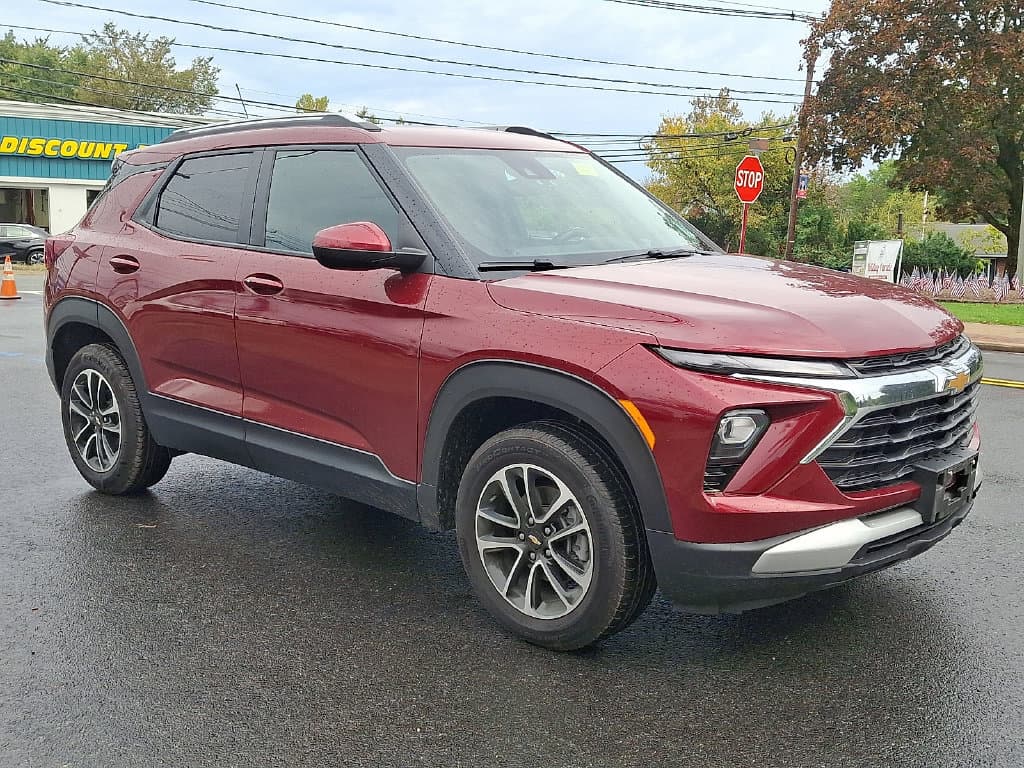 2024 Chevrolet Trailblazer LT — photo 1 of 36
