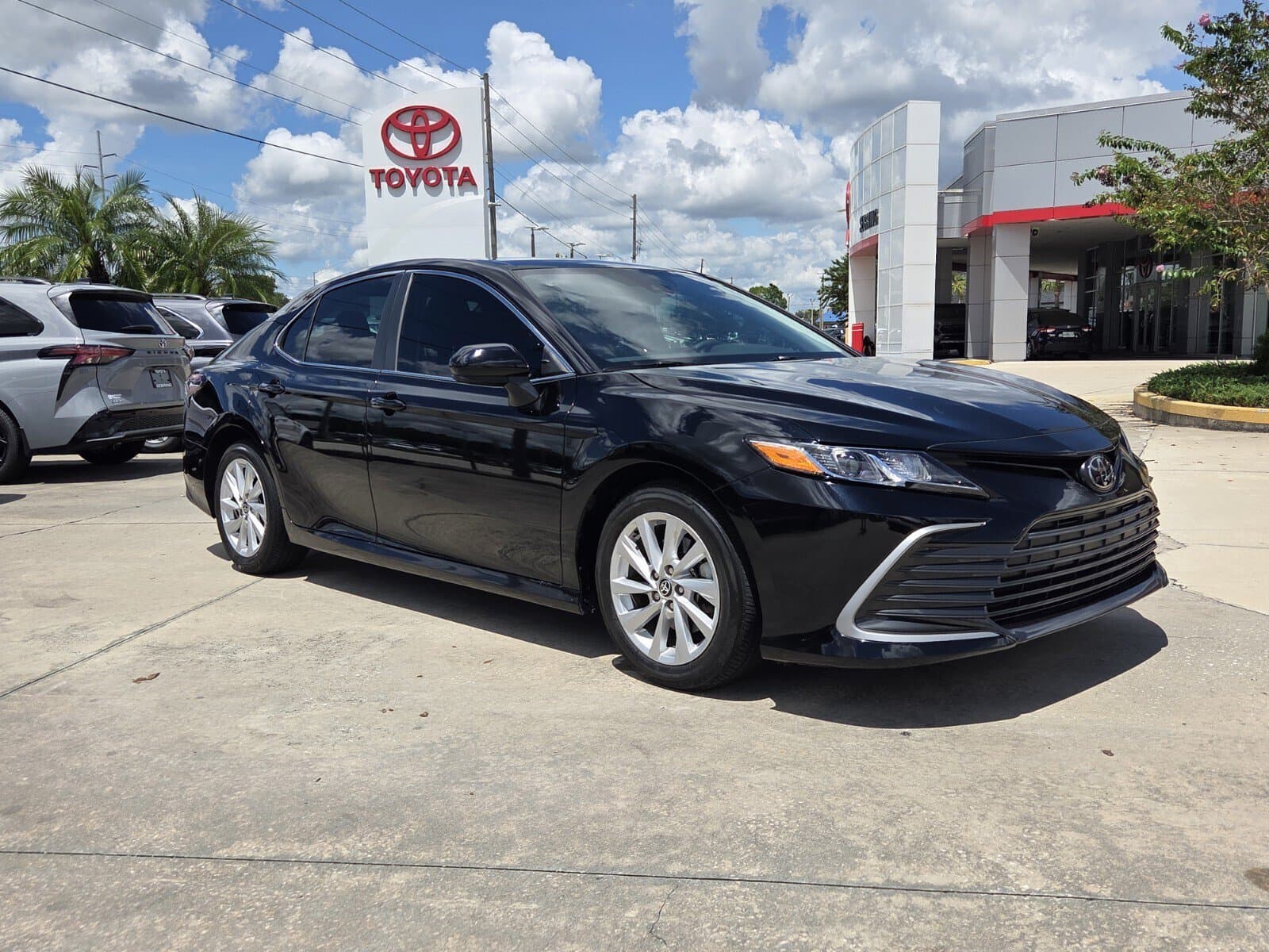 2024 Toyota Camry LE — photo 1 of 24
