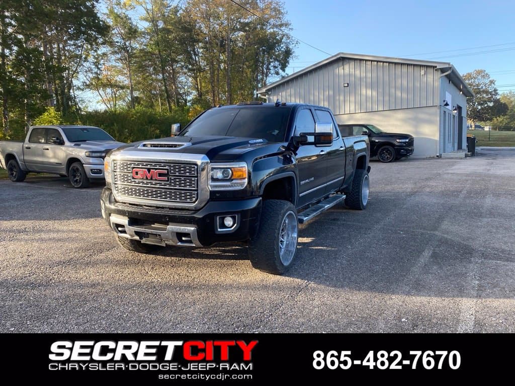 2019 GMC Sierra 2500HD Denali — photo 1 of 20