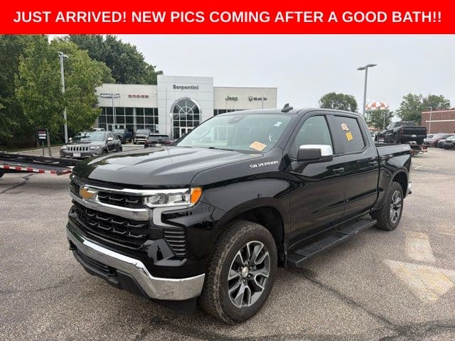 2024 Chevrolet Silverado 1500 LT — photo 1 of 10