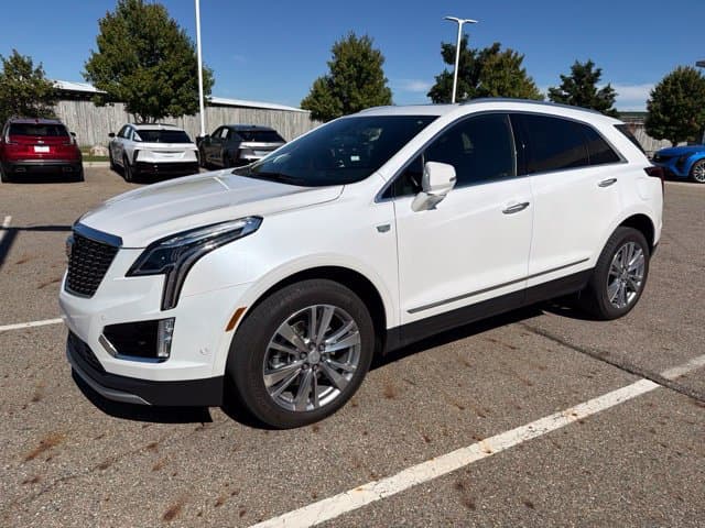 2024 Cadillac XT5 Base — photo 1 of 4