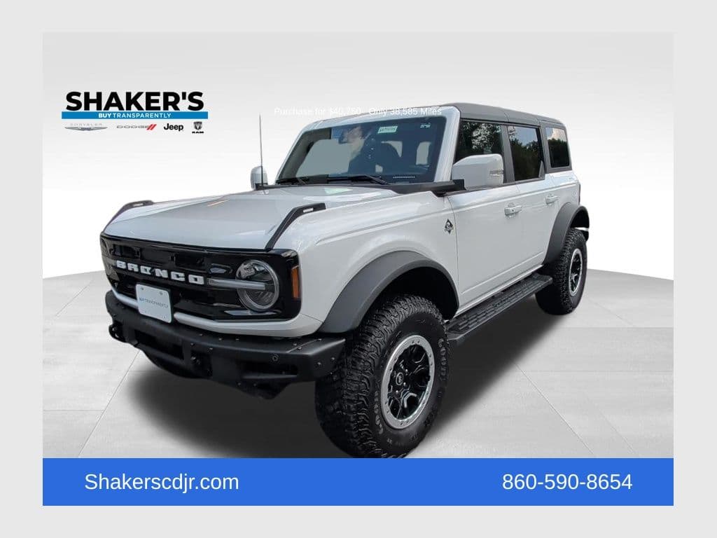 2023 Ford Bronco Base — photo 1 of 25