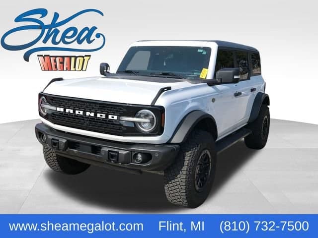 2023 Ford Bronco Base — photo 1 of 8