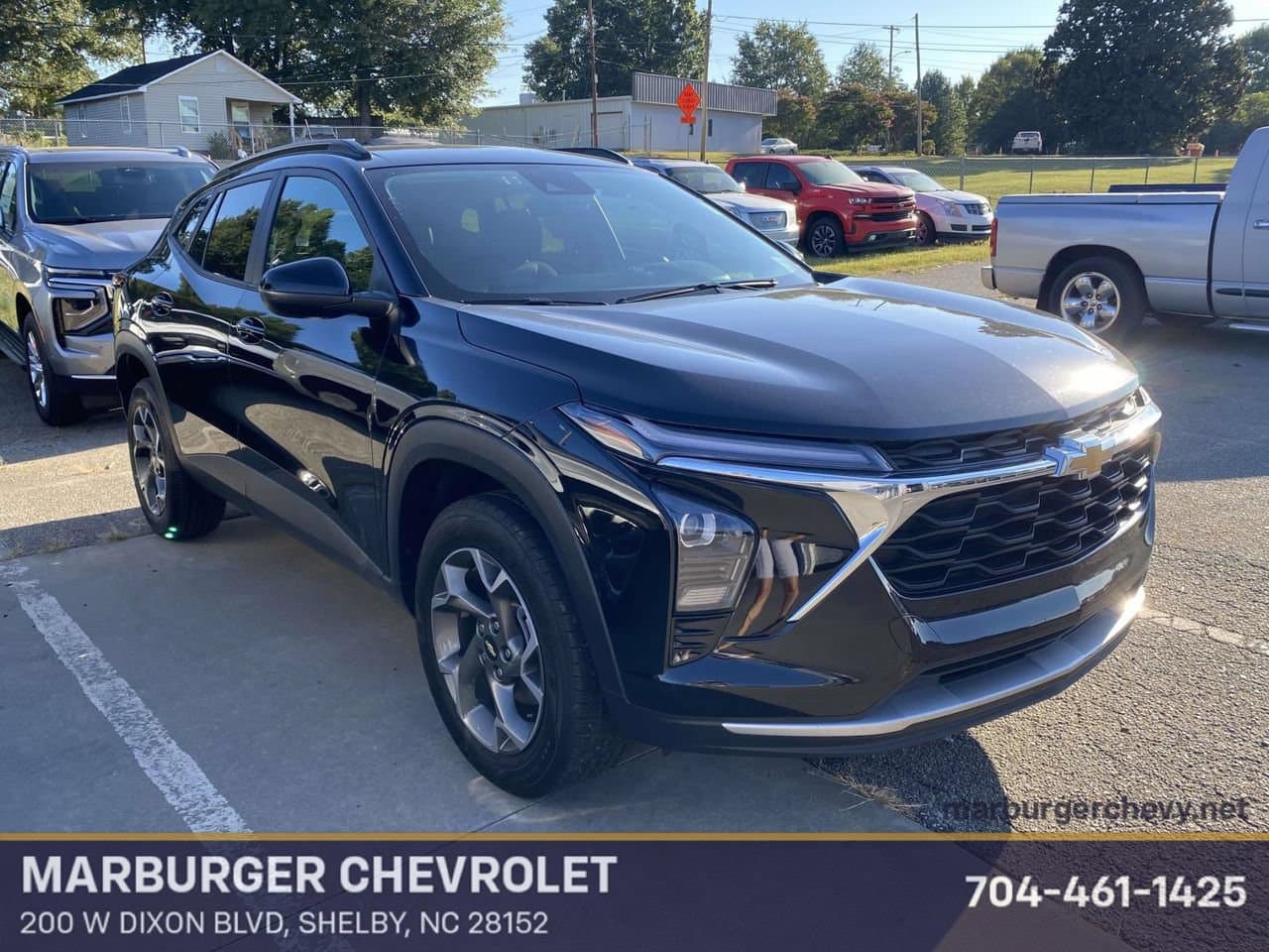 2025 Chevrolet Trax LT — photo 1 of 11