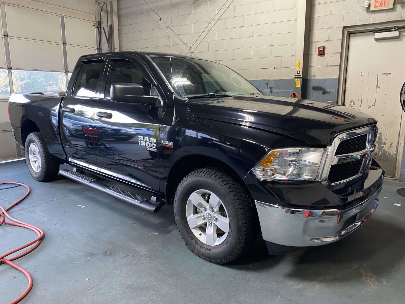 2019 RAM 1500 Classic Tradesman — photo 1 of 12