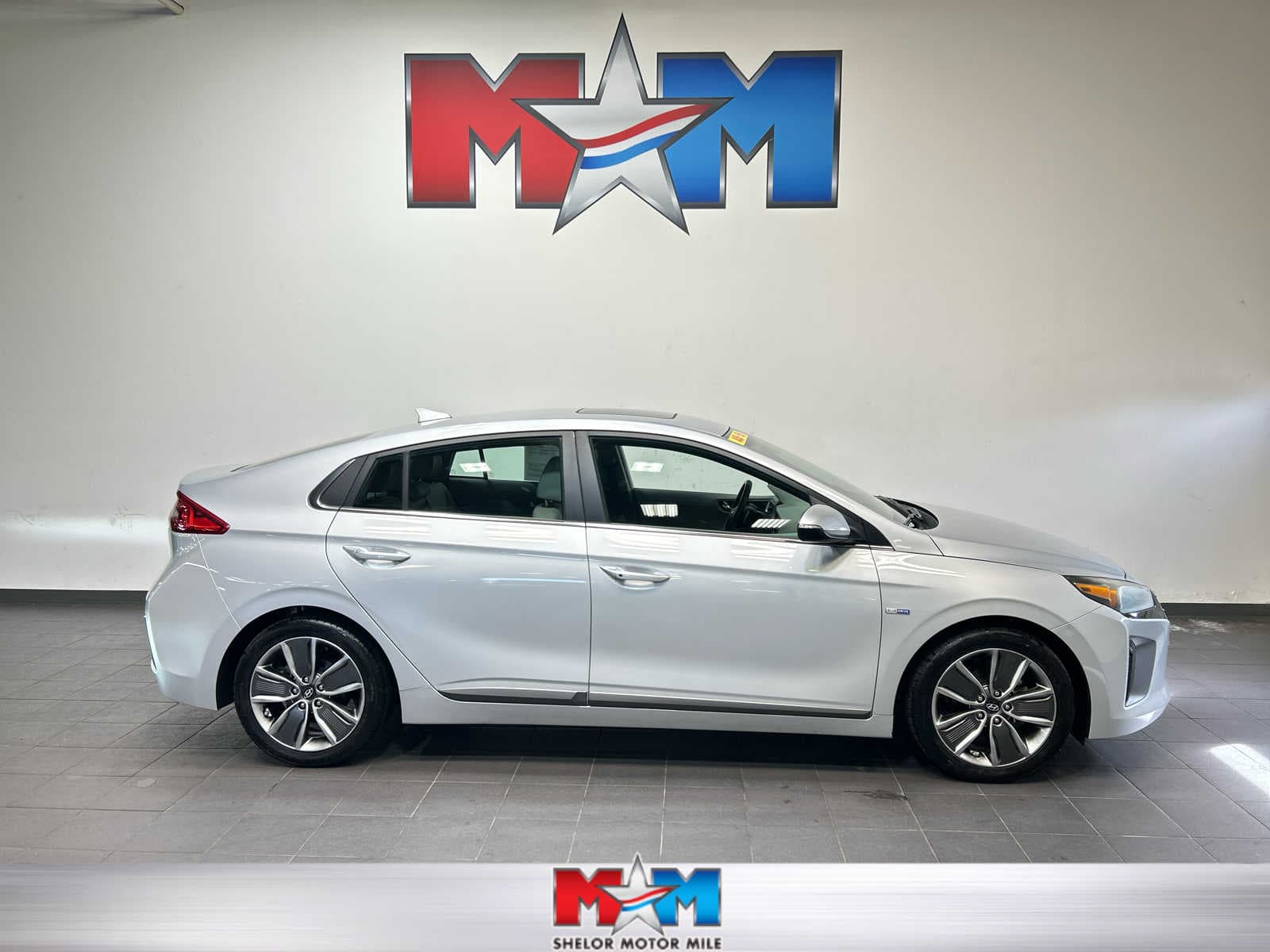 2019 Hyundai Ioniq Hybrid Limited — photo 1 of 11