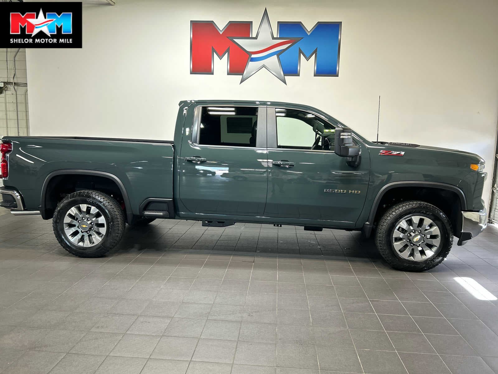 2026 Chevrolet Silverado 2500 HD LT — photo 1 of 40