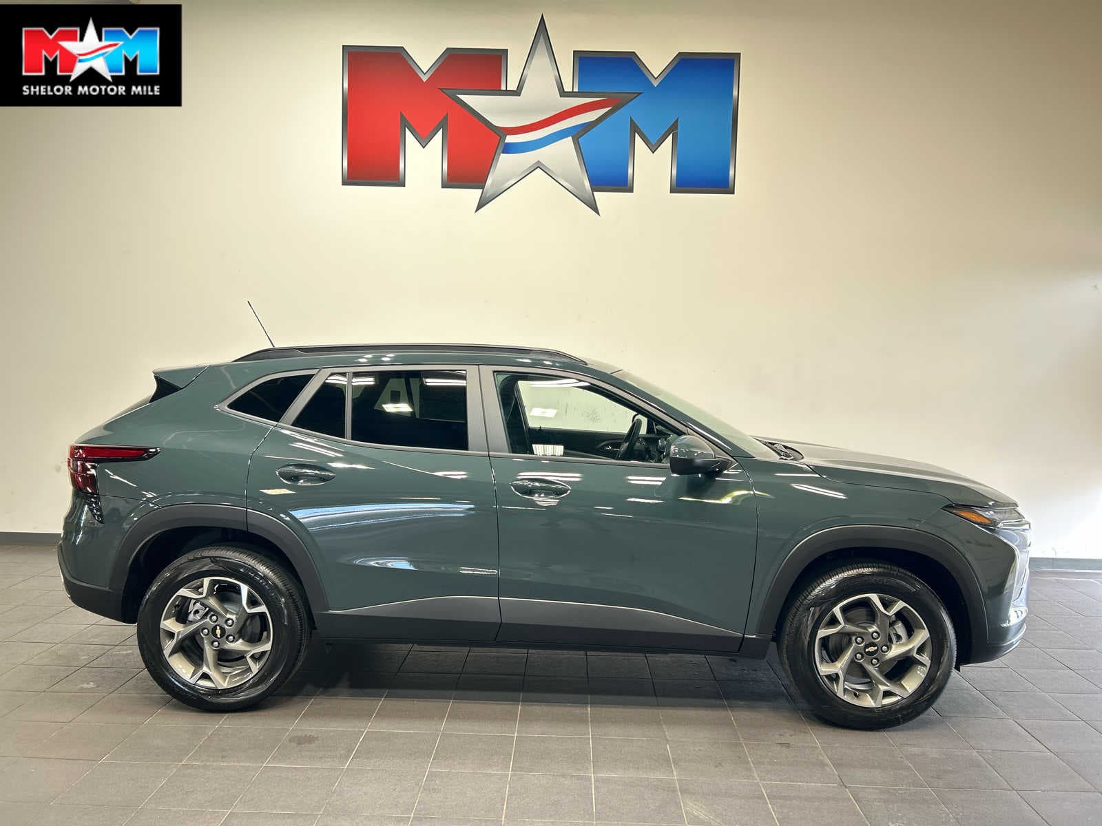 2026 Chevrolet Trax LT — photo 1 of 40