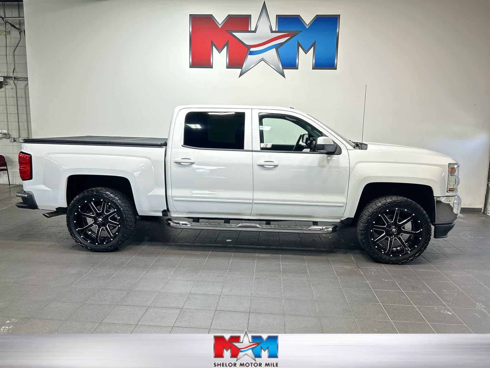 2016 Chevrolet Silverado 1500 LT — photo 1 of 10