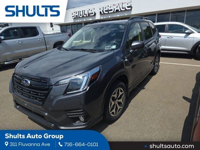 2023 Subaru Forester Premium — photo 1 of 9