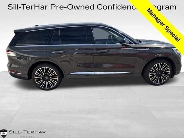 2023 Lincoln Aviator Black Label — photo 1 of 17