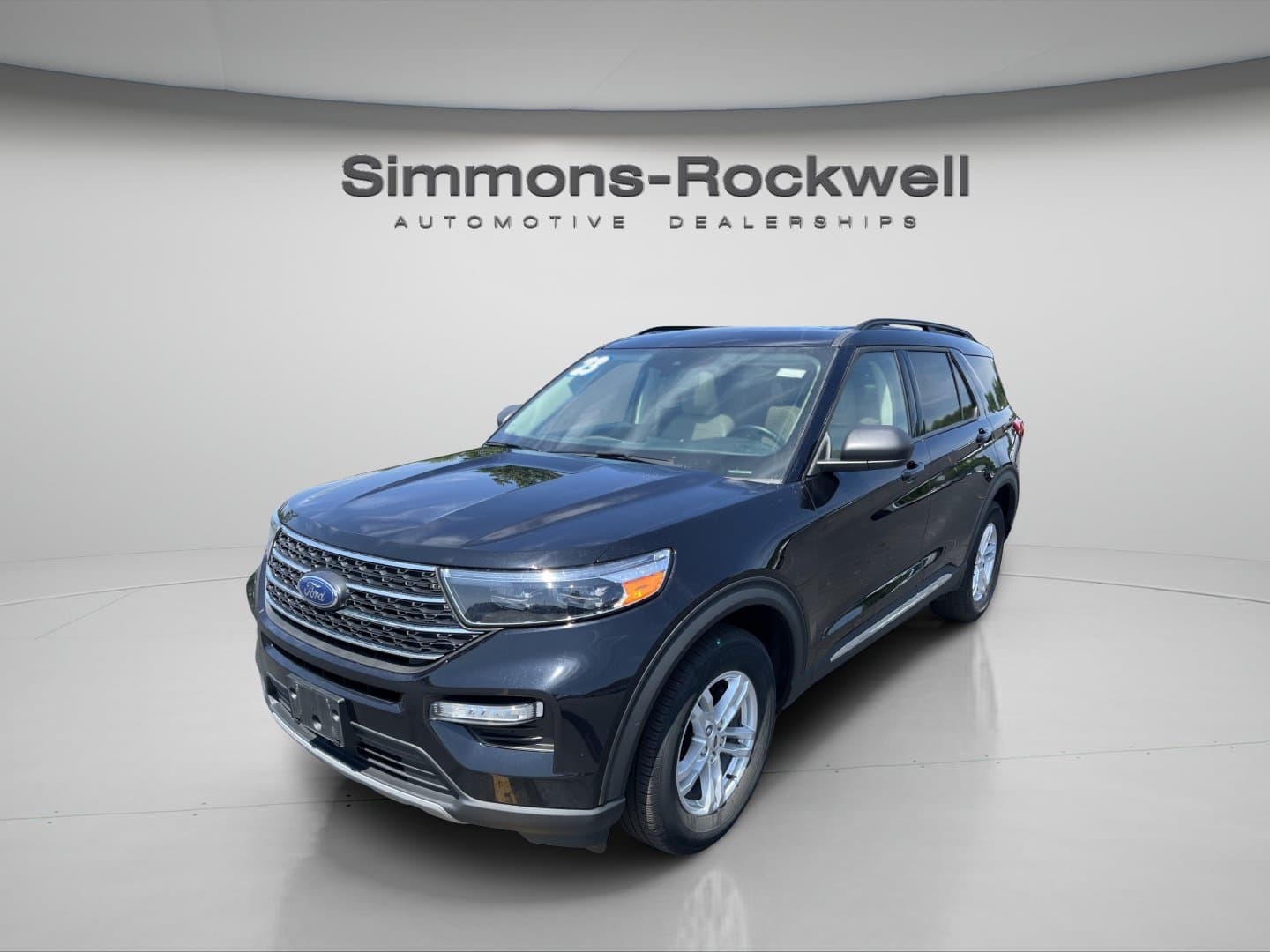 2023 Ford Explorer XLT — photo 1 of 32