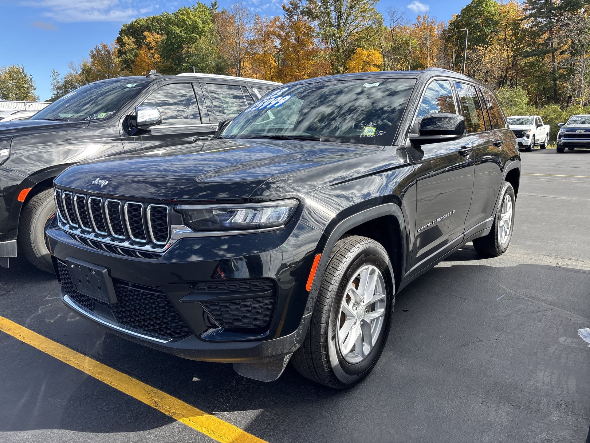 2023 Jeep Grand Cherokee Laredo X — photo 1 of 27