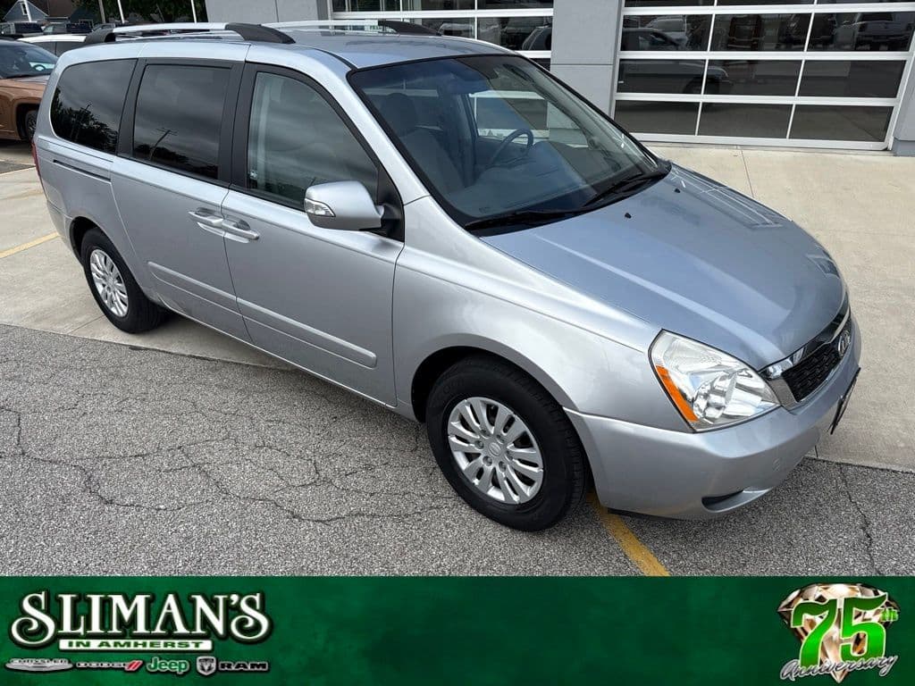 2011 Kia Sedona LX — photo 1 of 41