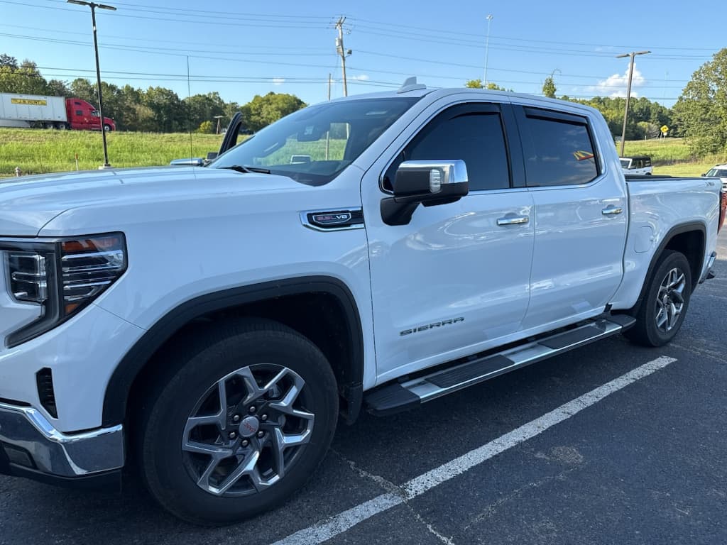 2024 GMC Sierra 1500 SLT — photo 1 of 6
