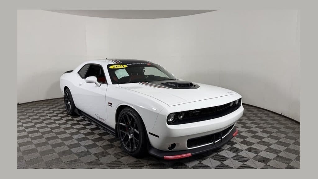 2018 Dodge Challenger R/T — photo 1 of 27