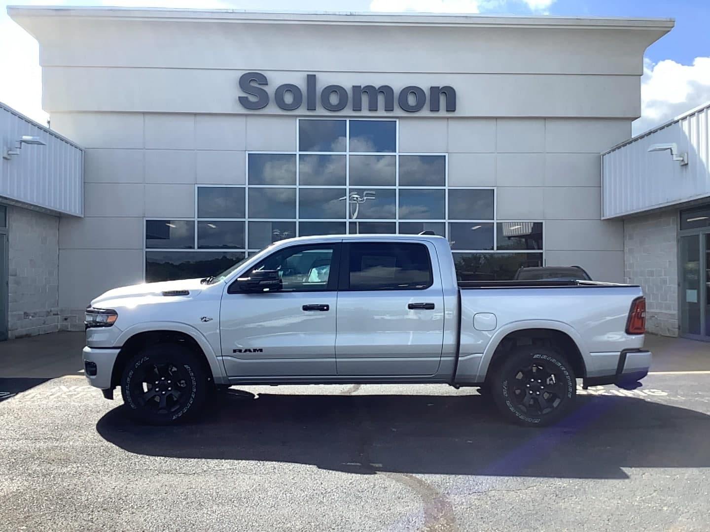 2026 RAM 1500 BIG HORN CREW CAB 4X4 5'7 BOX — photo 1 of 22