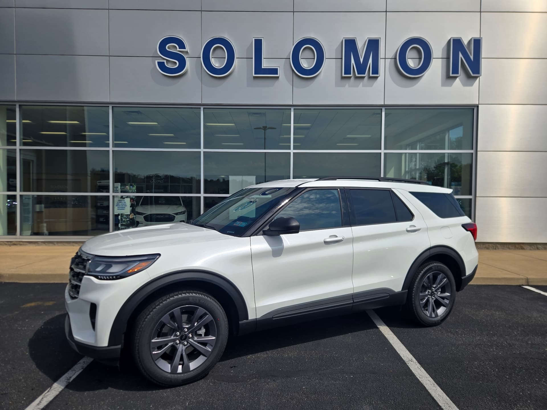2027 Ford Explorer Active w/100A Pkg — photo 1 of 34
