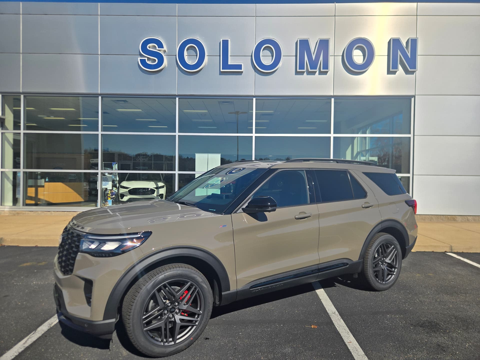 2027 Ford Explorer ST-Line — photo 1 of 34