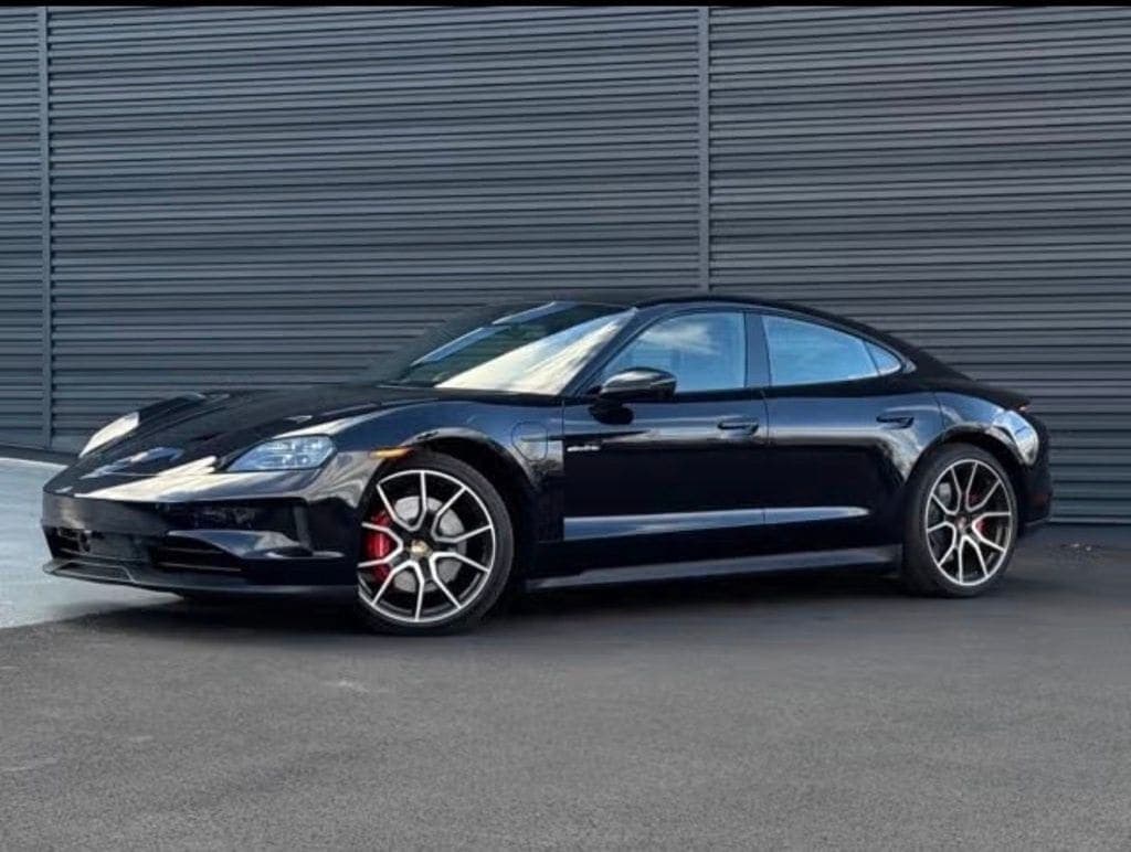 2025 Porsche Taycan 4S — photo 1 of 36
