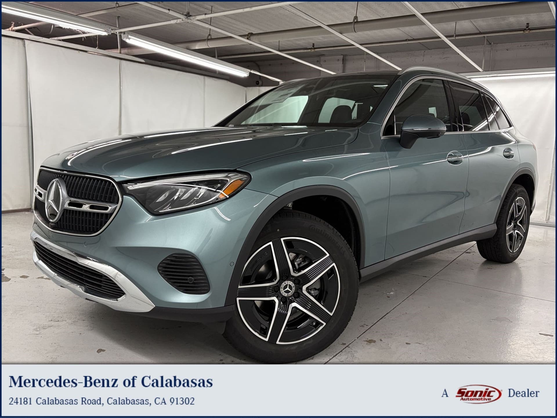 2027 Mercedes-Benz GLC GLC 300 — photo 1 of 32
