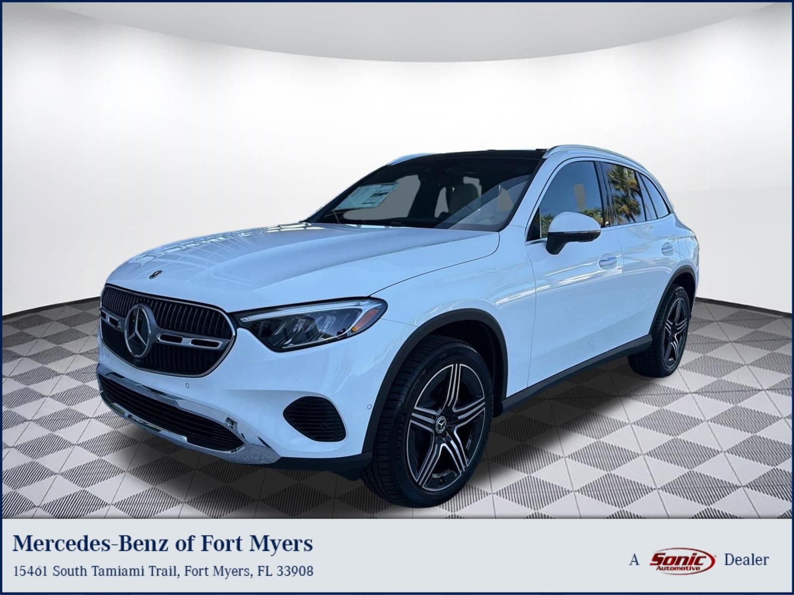 2027 Mercedes-Benz GLC GLC 300 — photo 1 of 32