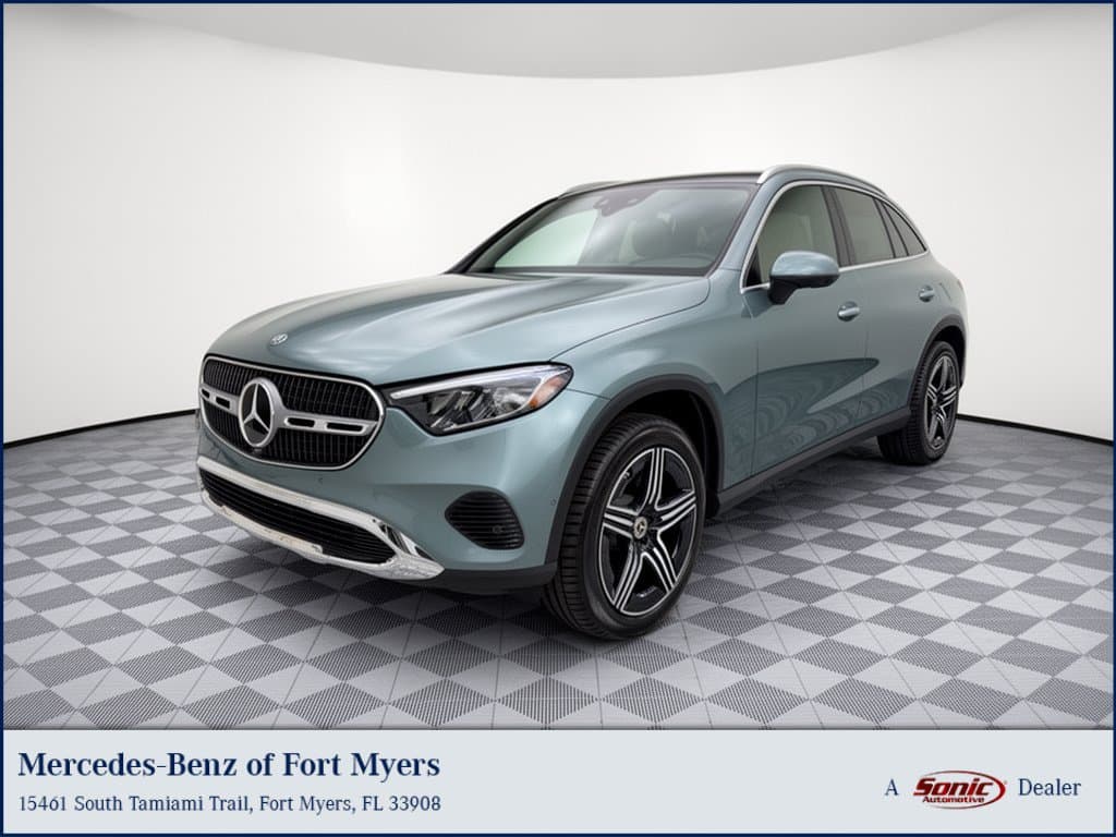 2027 Mercedes-Benz GLC GLC 300 — photo 1 of 31