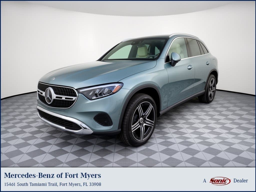 2027 Mercedes-Benz GLC Base — photo 1 of 32