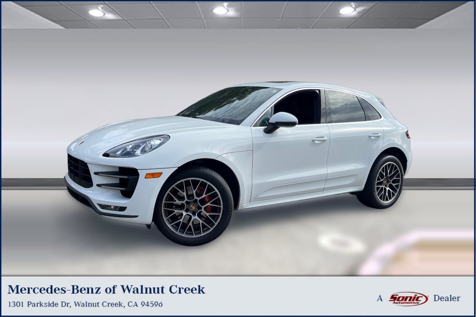 2016 Porsche Macan AWD 4dr Turbo — photo 1 of 25