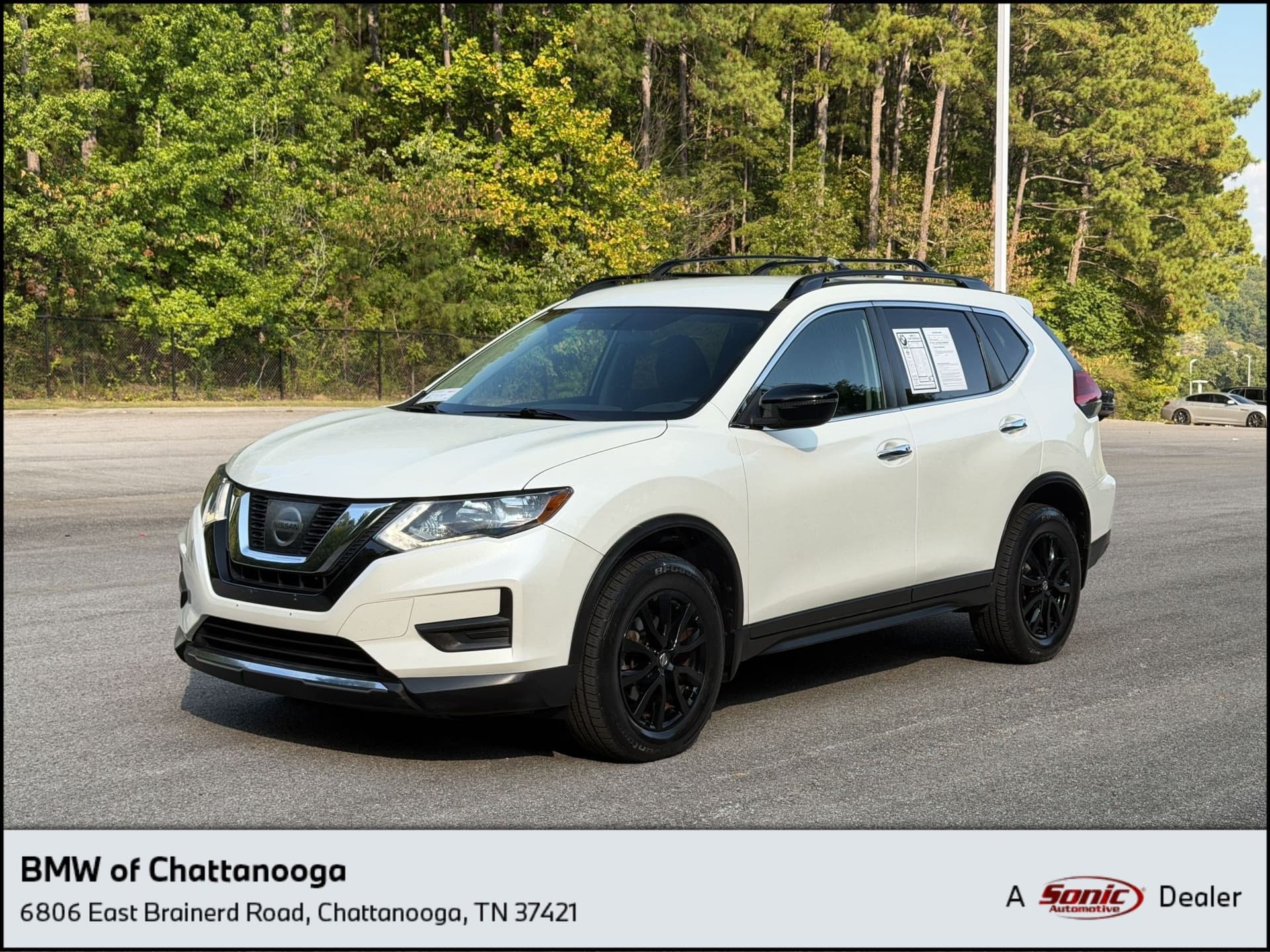 2017 Nissan Rogue SV — photo 1 of 27
