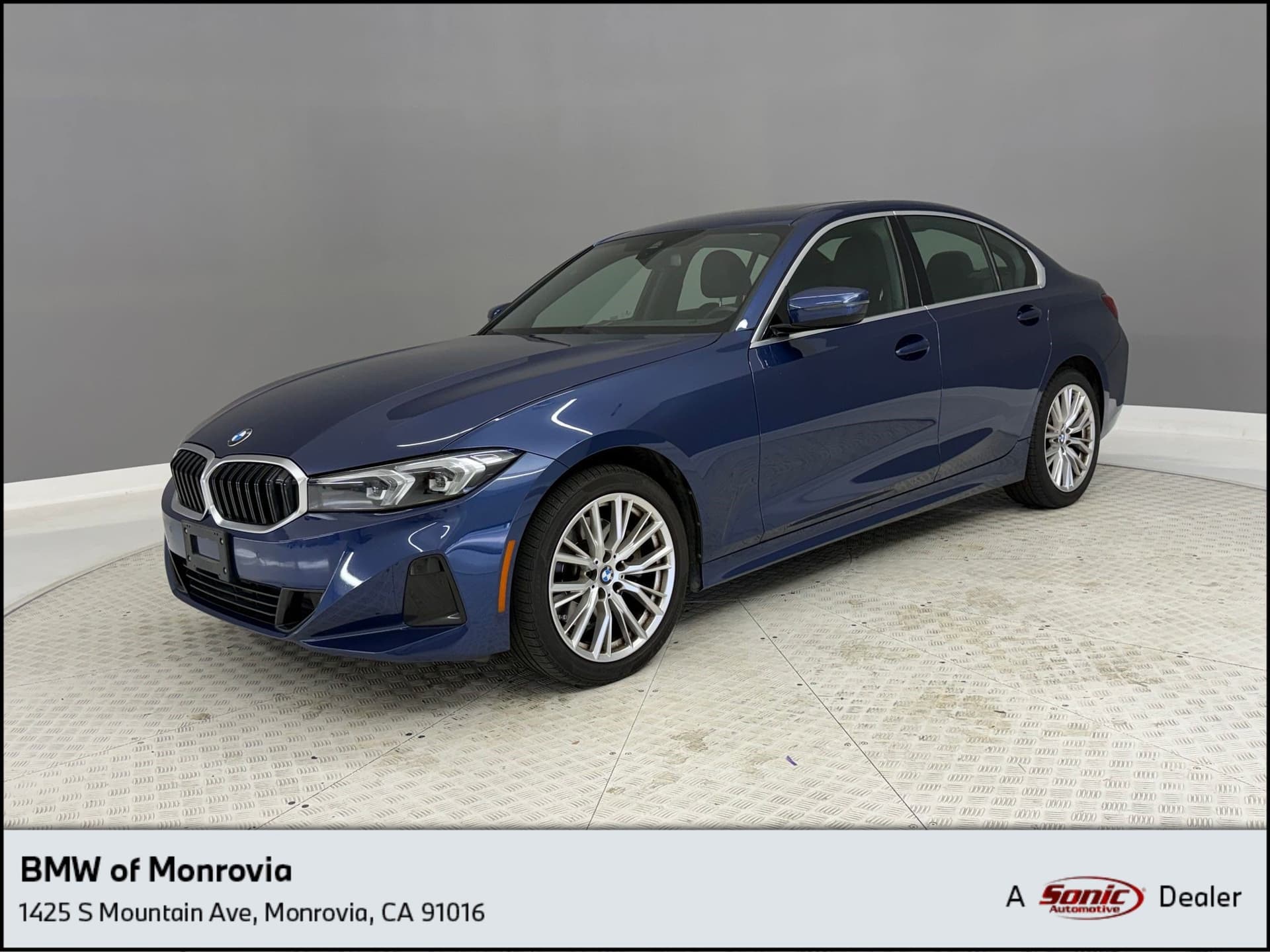 2024 BMW 330i Base — photo 1 of 12