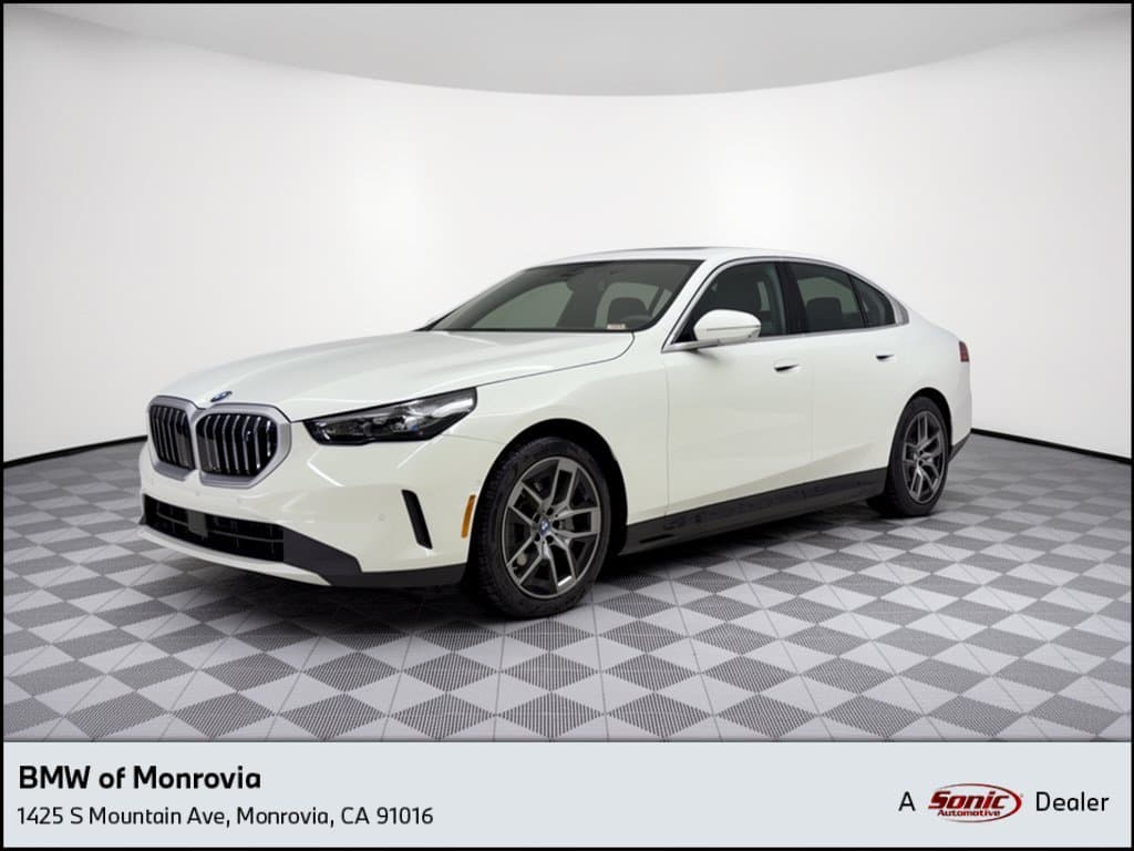 2024 BMW i5 eDrive40 — photo 1 of 12